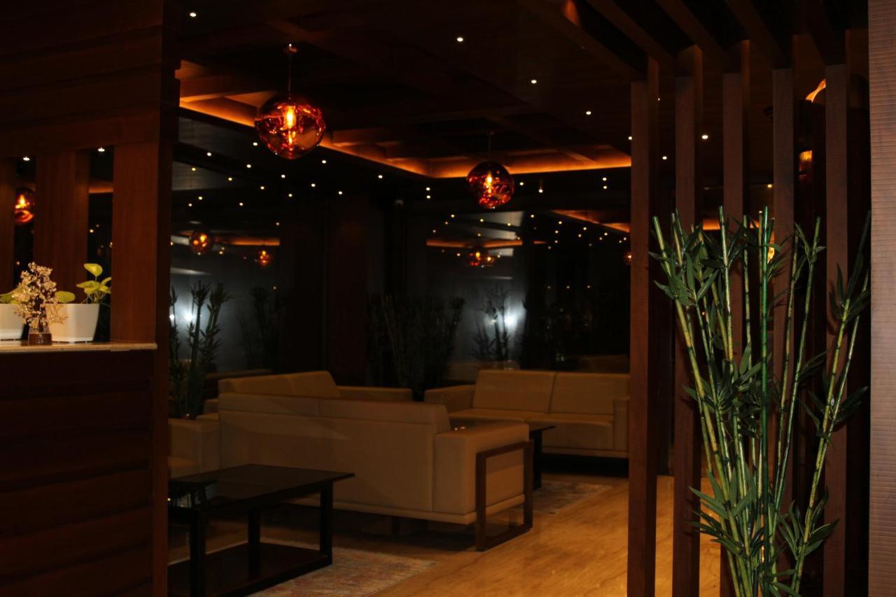 Retrieve Health & Wellness Hotel Kochi Buitenkant foto