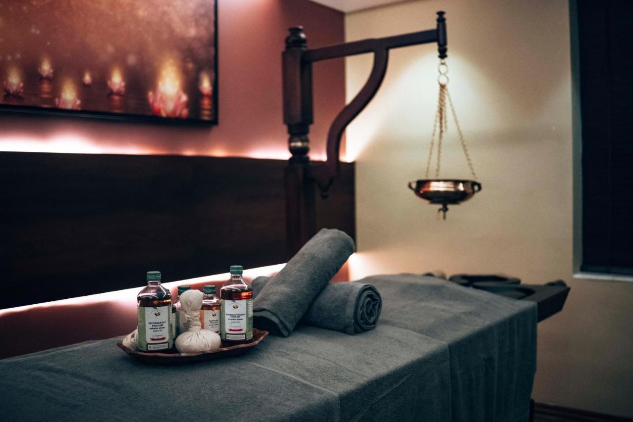 Retrieve Health & Wellness Hotel Kochi Buitenkant foto