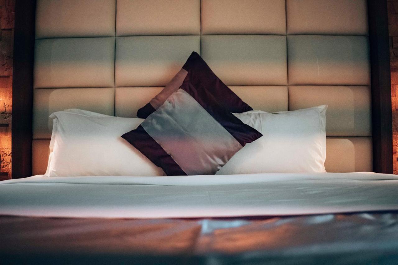 Retrieve Health & Wellness Hotel Kochi Buitenkant foto